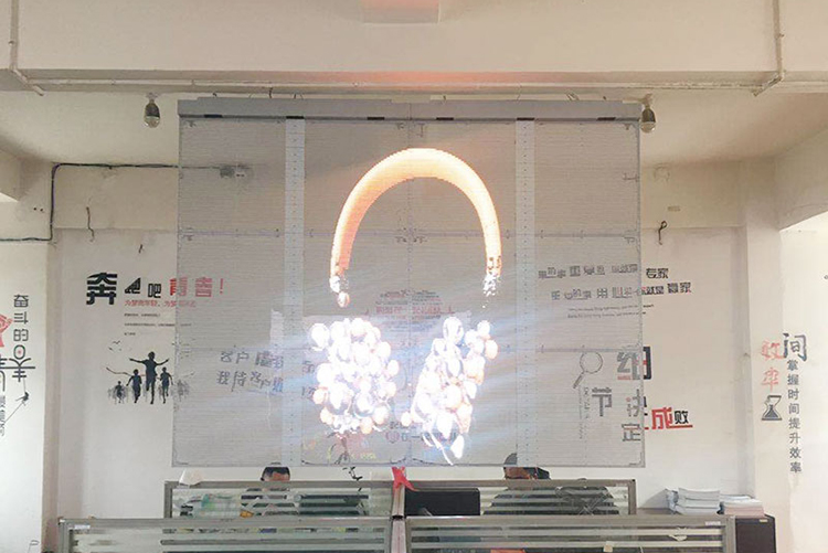 LED透明屏相对于LED常规屏有什么优势区别(图1)